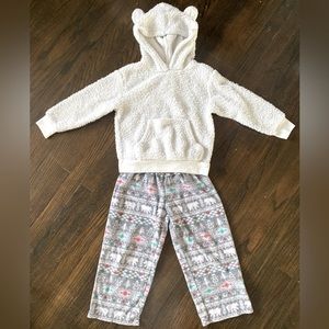 Christmas holiday pajamas size 4